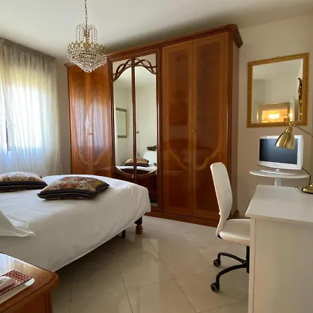 Apartment Casa Di Alice Parma